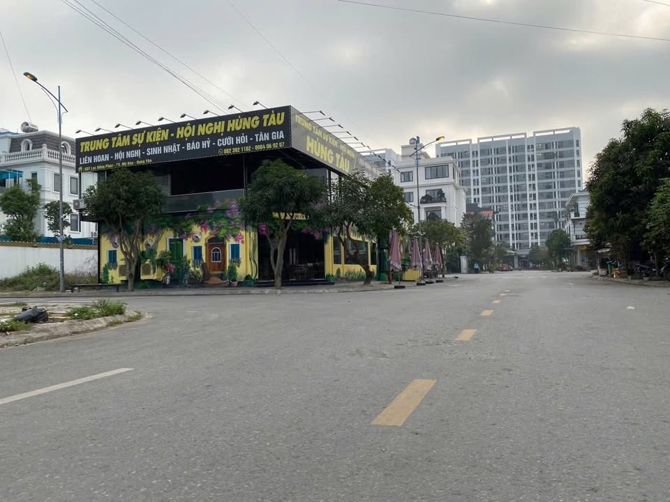 Bán Gấp Townhouse Hoa Hậu Lạc Hồng, Văn Giang 81m² Hướng Bắc - Vị Trí Vàng Kinh Doanh