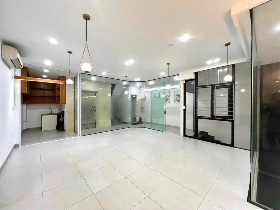 Mặt bằng kinh doanh Hoàng Quốc Việt, Cầu Giấy - 50m², 12 triệu/tháng