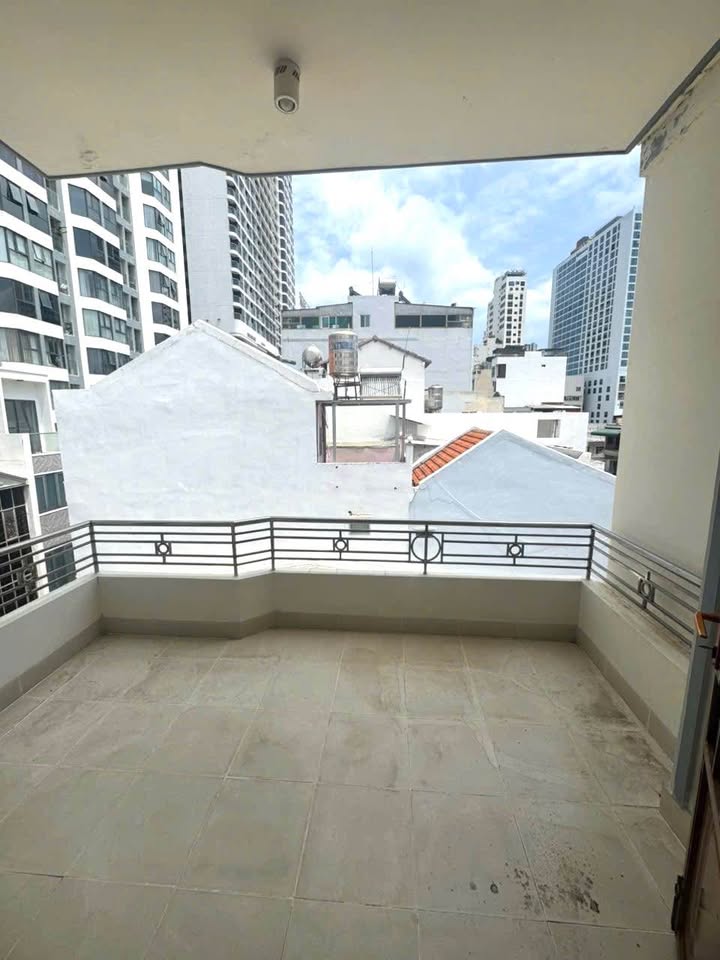 Nhà 4 Tầng Hẻm Nguyễn Thiện Thuật, Nha Trang - 180m² Sẵn Sàng Kinh Doanh