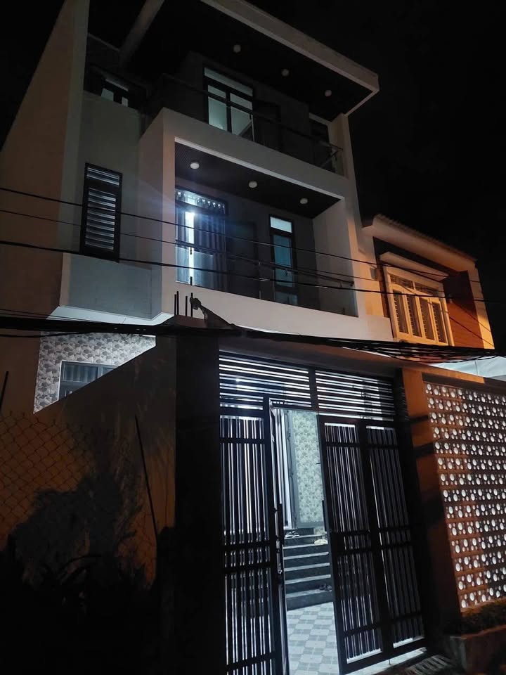 Nhà 3 Tầng Cho Thuê Hẻm Vĩnh Thái, Nha Trang - Giá 12 Triệu/Tháng