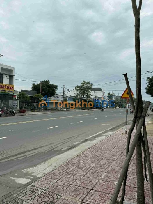 Bán Đất Tặng Nhà Cấp 4 Mặt Tiền Nguyễn Văn Linh, Hòa Thành, Tây Ninh - 239m² - 15.96 Tỷ