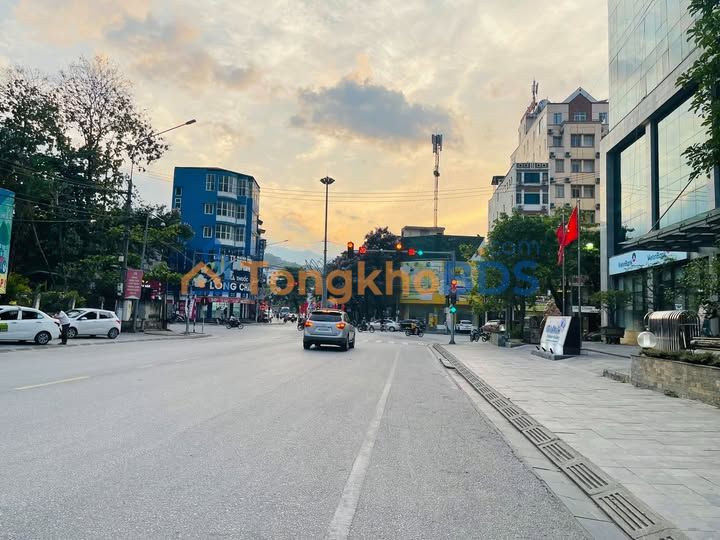 Bán Nhà Mặt Tiền Trần Hưng Đạo, Hòa Bình - 130m², 4 Tầng, Giá Thương Lượng