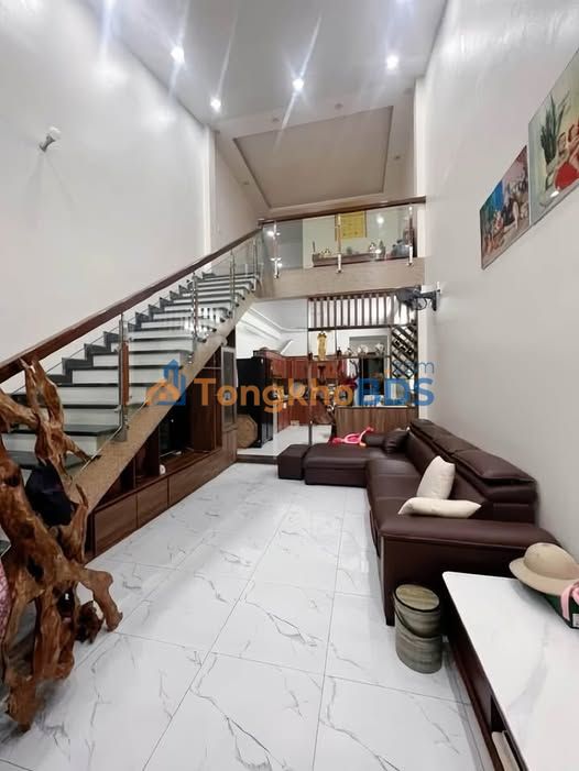 Nhà Gác Lửng 94m² Nguyễn Văn Linh, Hưng Yên - Giá 2 Tỷ, Sẵn Gara Ô Tô