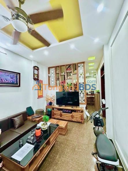 Nhà Phùng Khoang 35m² 5 Tầng Lô Góc - Sổ Đỏ Vuông Vắn