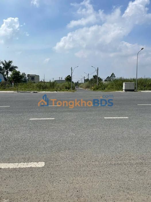 Đất nền Long Xuyên 71m² 1.3 tỷ - Đường to ô tô