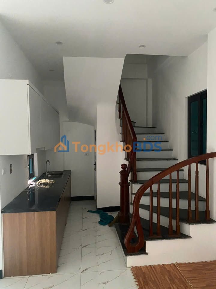 Cho thuê nhà 4.5 tầng, 30m², đủ đồ, Ngọc Hồi - Giá 7.5 triệu