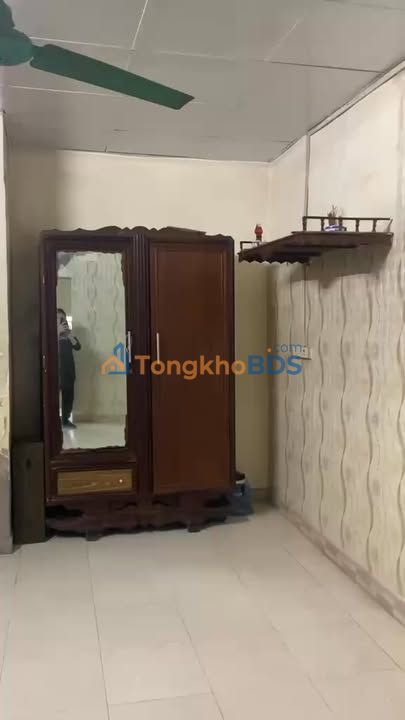Thuê Căn Tập Thể Tân Mai 30m² - Giá 2.5 Triệu/Tháng