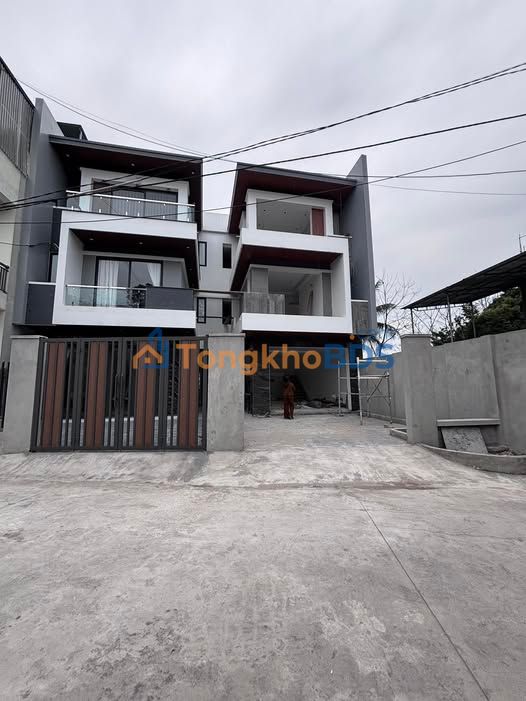 Nhà 3 Tầng Đường Việt Bắc, Thái Nguyên - 111m2, Full Nội Thất, Oto Vào Nhà