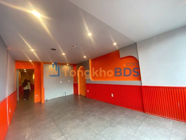 Nhà mặt tiền Đà Lạt Khu Hòa Bình 30-50 triệu - KD sầm uất