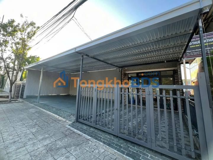 Nhà mặt tiền Nguyễn Du Đà Lạt 140m² 23 triệu - Ô tô vào nhà