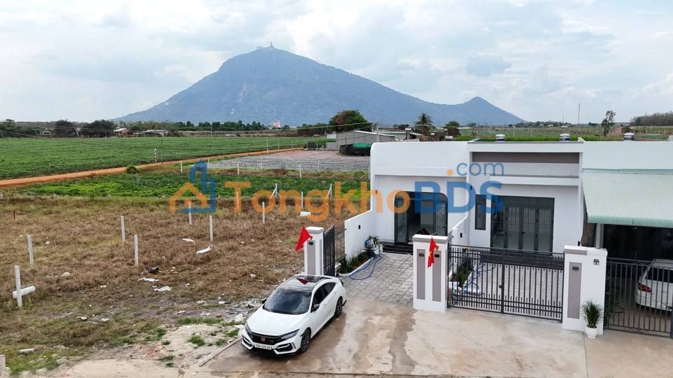 Bán Gấp 2 Nhà Mới Xây 160m² Sổ Hồng Riêng, Trảng Bàng, Tây Ninh