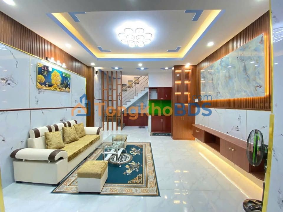 Nhà Lạc Long Quân, Tân Bình 70m² - Sẵn Sàng Vào Ở Ngay!