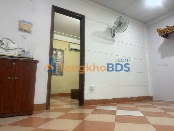 Cho thuê Căn hộ Tập thể Cầu Giấy 40m² - Giá 6 Triệu/Tháng, Sẵn Ở Ngay!