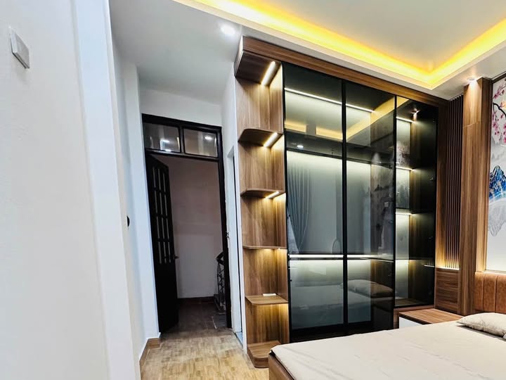 Nhà Phố Tân Mai 5 Tầng - 25m² - Ô Tô Tránh - Giá 6.x Tỷ