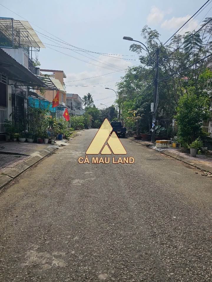 Bán Đất Tặng Nhà Tiền Chế Nguyễn Trãi, Cà Mau - 144m² Giá Tốt
