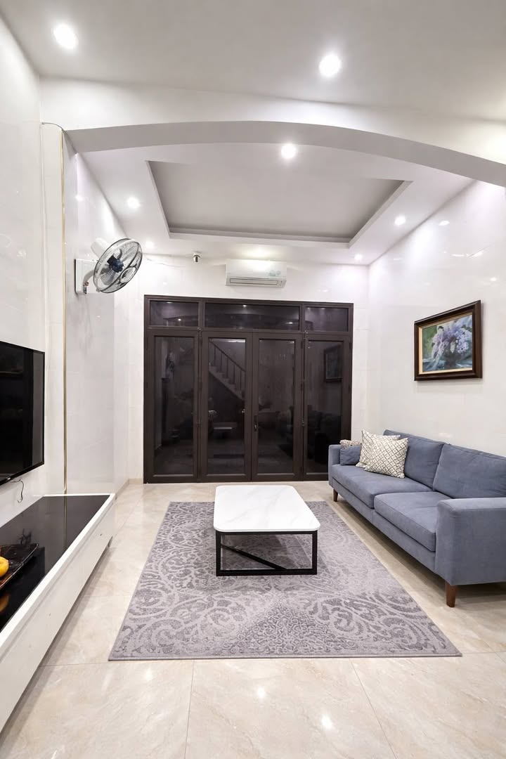 Nhà Bồ Đề, Long Biên, 30m², 4 Tầng - Sẵn Sàng Đón Chủ Mới