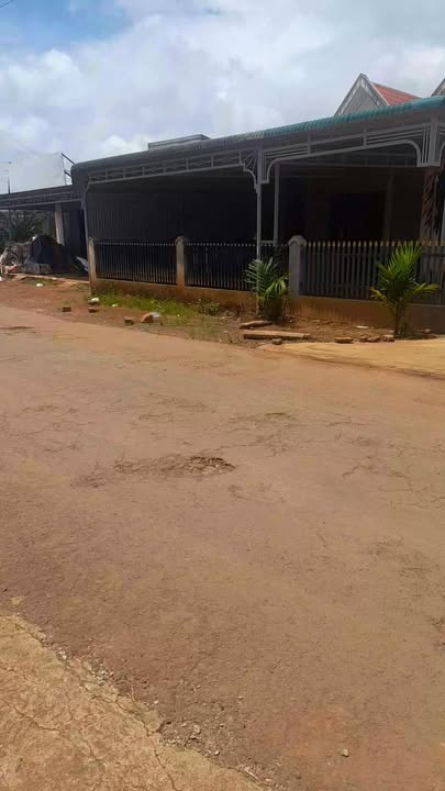 Bán gấp kho xưởng 1000m² mặt tiền Thuận Hạnh, Đắk Song - Giá 2.8 tỷ