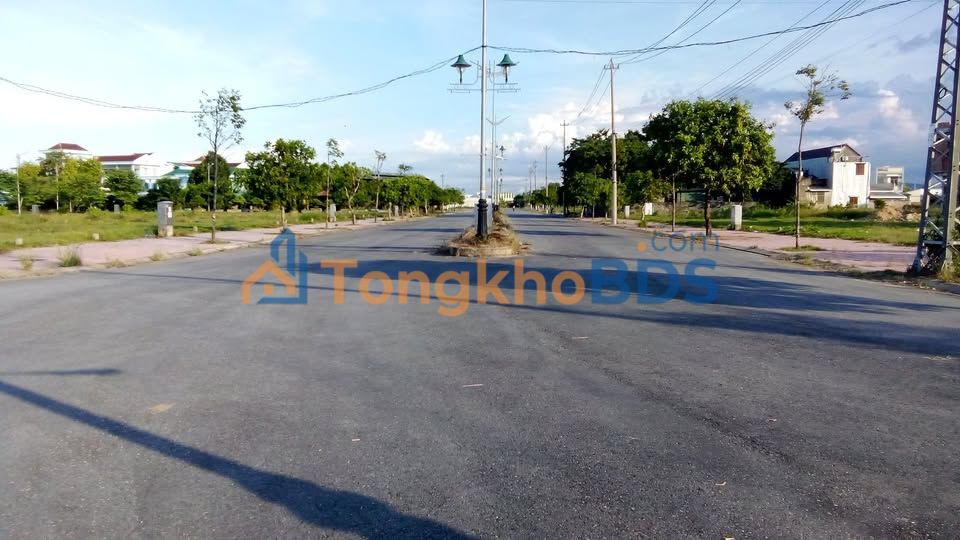 Đất Mặt Tiền Nguyễn Tri Phương, Tư Nghĩa - 100m² Hướng Đông, Giá 1.x Tỷ