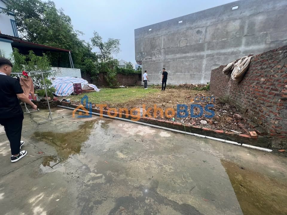 Bán đất Sóc Sơn 80m² - Ngõ ô tô, sát trung tâm huyện, hơn 2 tỷ