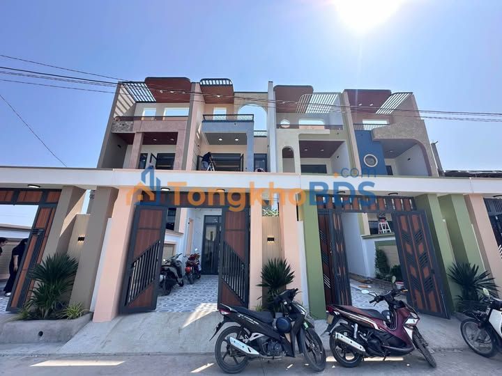 Nhà Sổ Hồng Riêng 3PN KDC Long Hoà, Cần Đước - 3.08 Tỷ