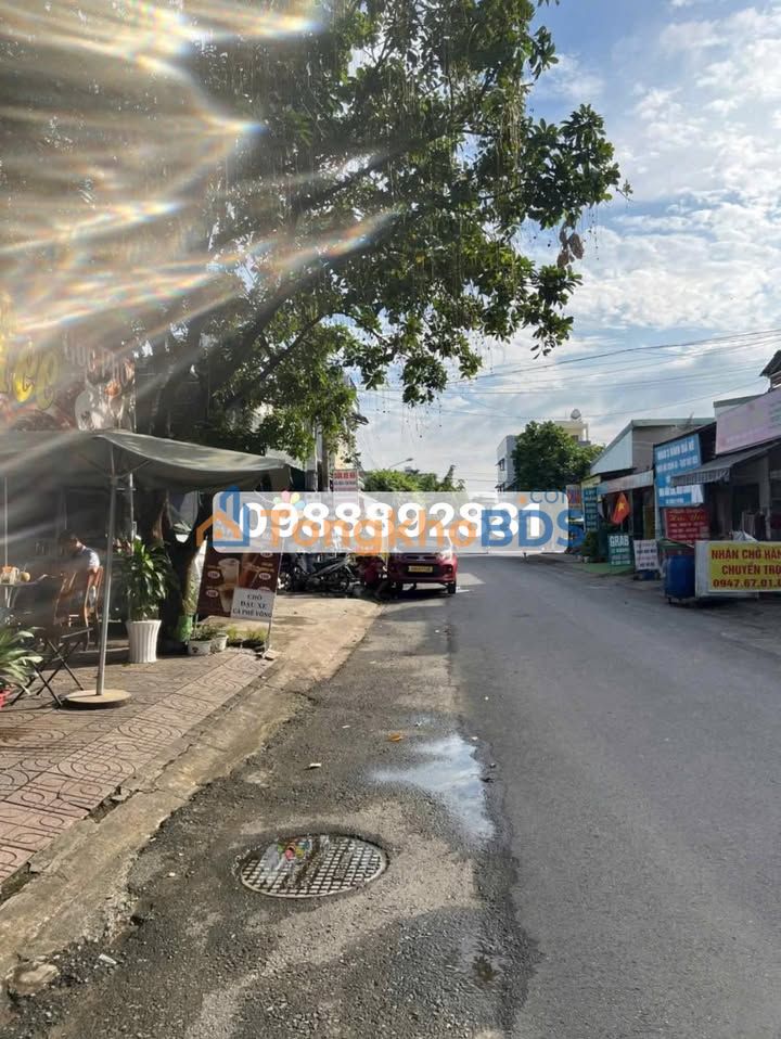 Nhà Cấp 4 Gác Lửng Kinh Doanh Tốt - Dĩ An, Bình Dương - 6 Triệu/Tháng