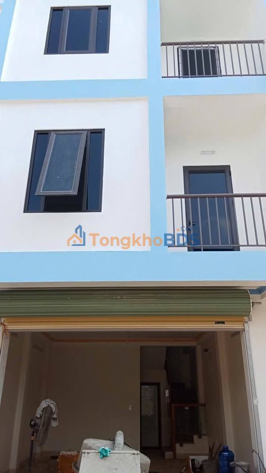 Nhà 3 Tầng Mới Quảng Thành 50m² - Ô tô vào nhà, Giá 1.9 tỷ