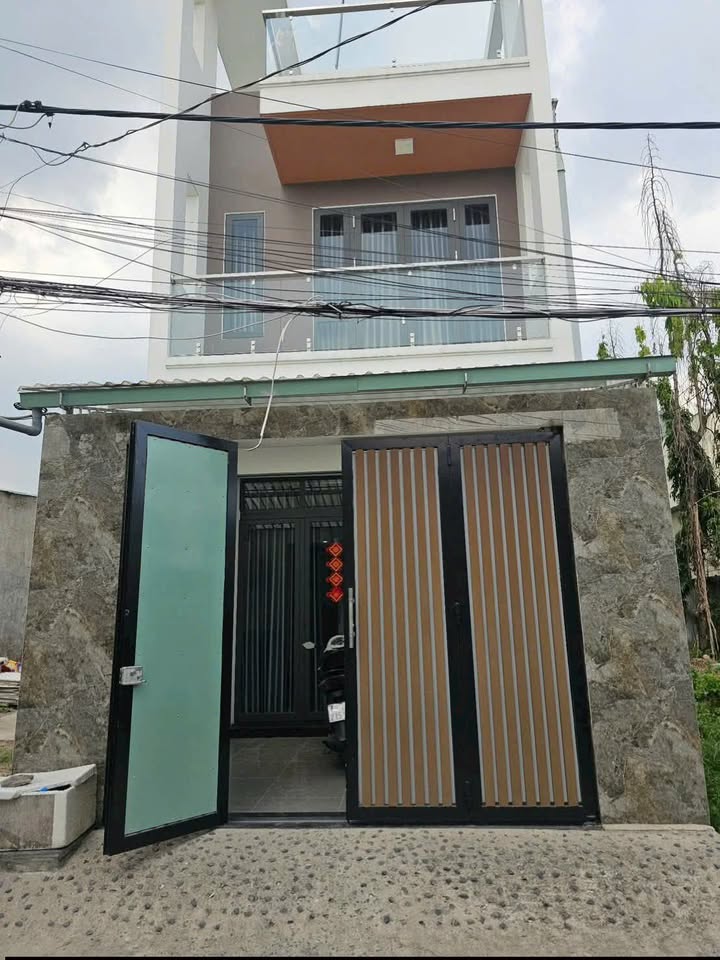 Cho thuê nhà 2 lầu Hà Huy Giáp, Q12 - 81m², 2PN, Sân thượng mát mẻ