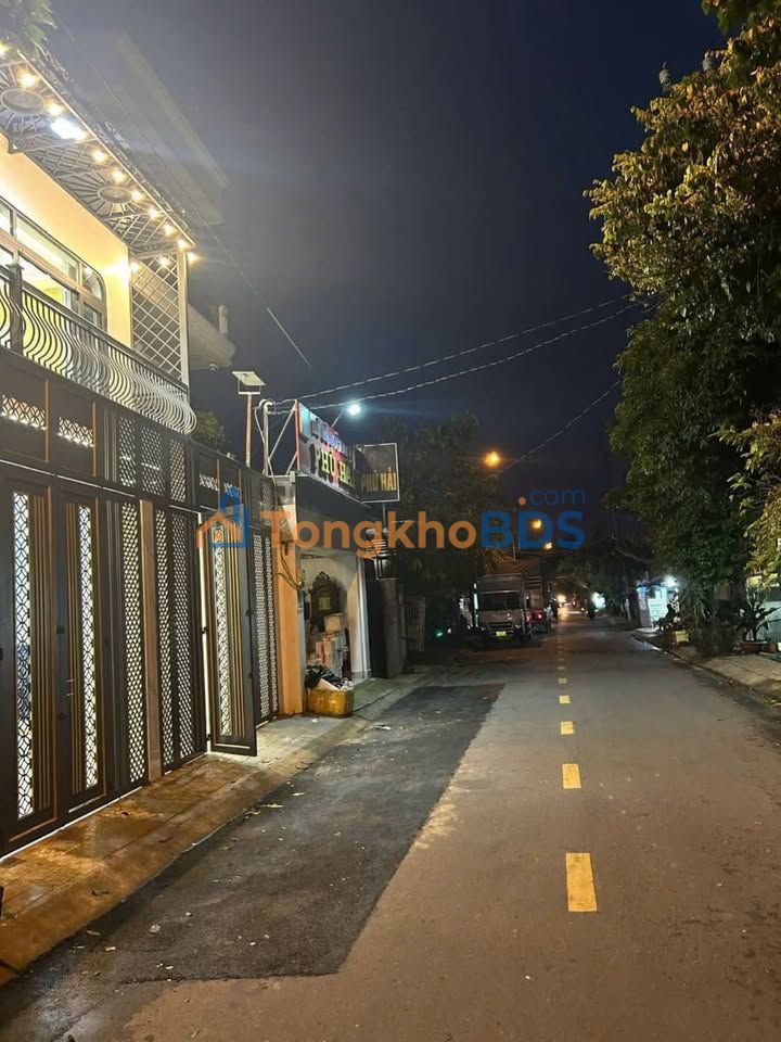 Nhà xưởng mặt tiền Thới Tam Thôn 152m² - Giá 9.9 tỷ