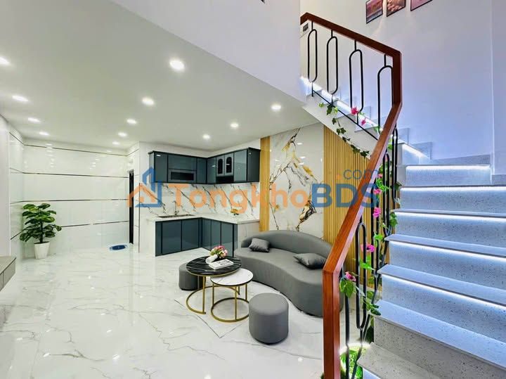 Nhà 2 Tầng Mới Xây, 28m², Ngang 4m, Gò Vấp - Giá 3 Tỷ