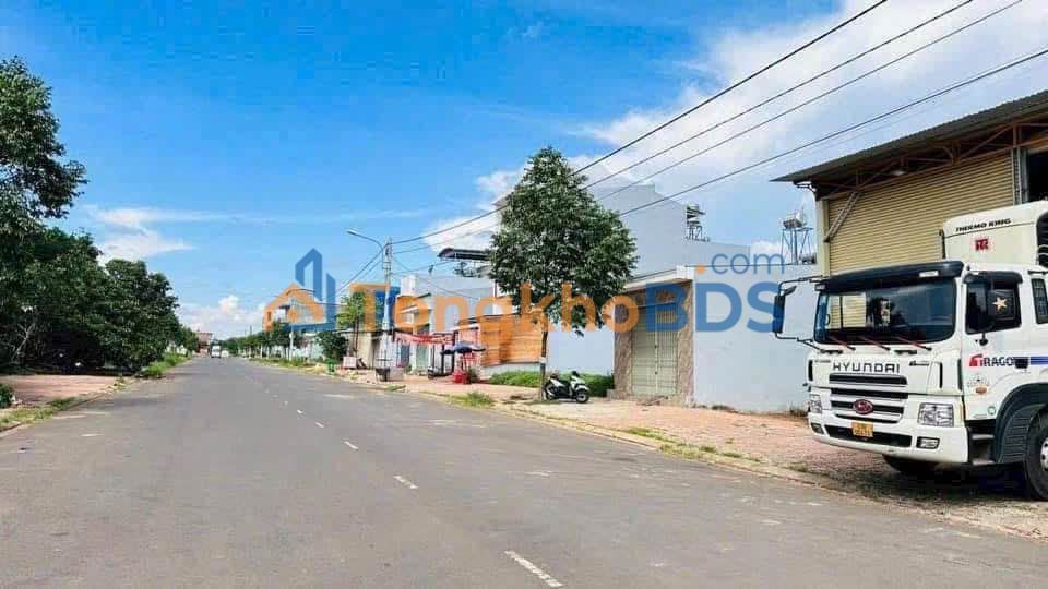 Mặt Tiền Kinh Doanh Chợ Đầu Mối Tân Hoà, BMT - 100m² Giá 3.4 Tỷ