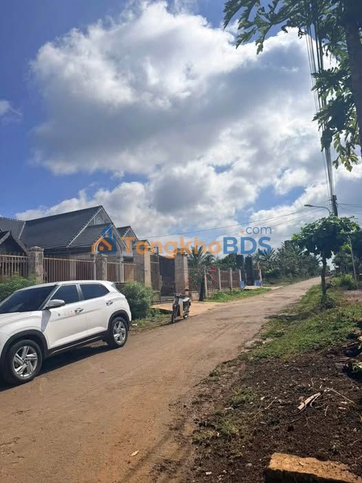 Đất nền góc ngã 4 Buôn Ma Thuột - 272m² - Sổ đỏ sẵn sàng giao dịch!