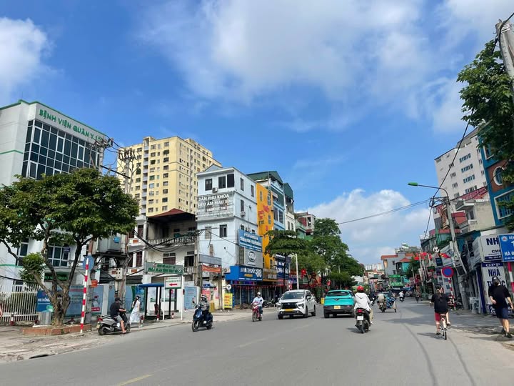 Nhà Liền Kề Phân Lô Vỉa Hè Văn Quán 60m² - Kinh Doanh Đắc Lợi, 5 Tầng, Ô Tô Tránh