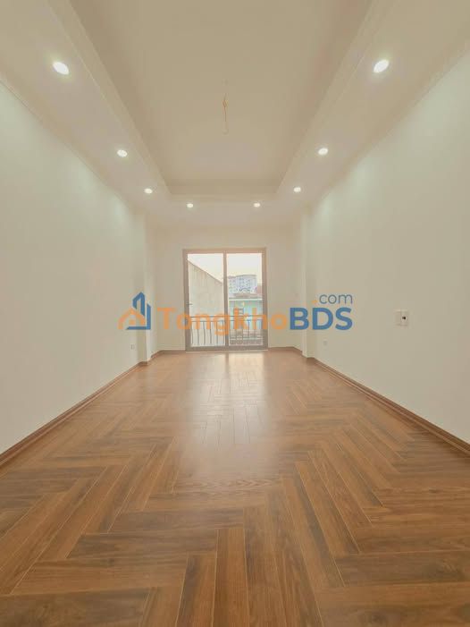 Nhà 33m² 6 Tầng Mặt Tiền 3.3m Đường Láng, Đống Đa - Giá 9.3 Tỷ