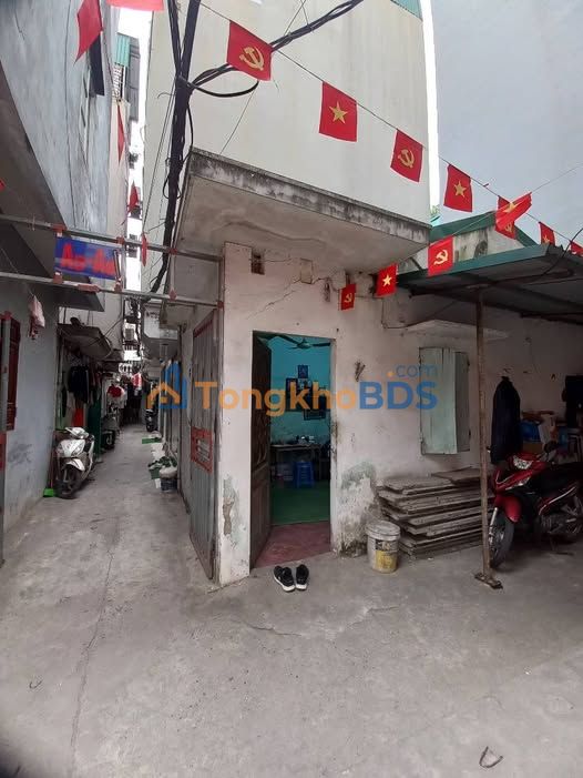 Nhà Phân Lô Đội Cấn 24m² - Sổ Đỏ Vuông Vắn, 20m ra Phố