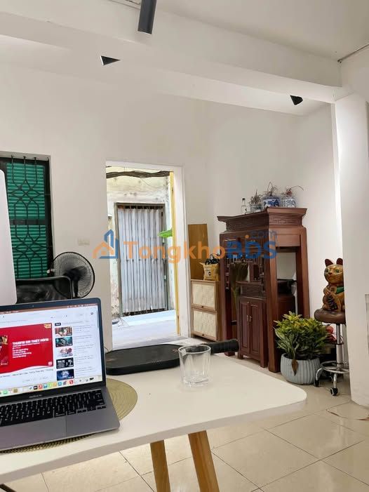 Nhà Nguyên Căn 55m² Gần Chợ Long Biên - 4PN Giá 9 Triệu/Tháng