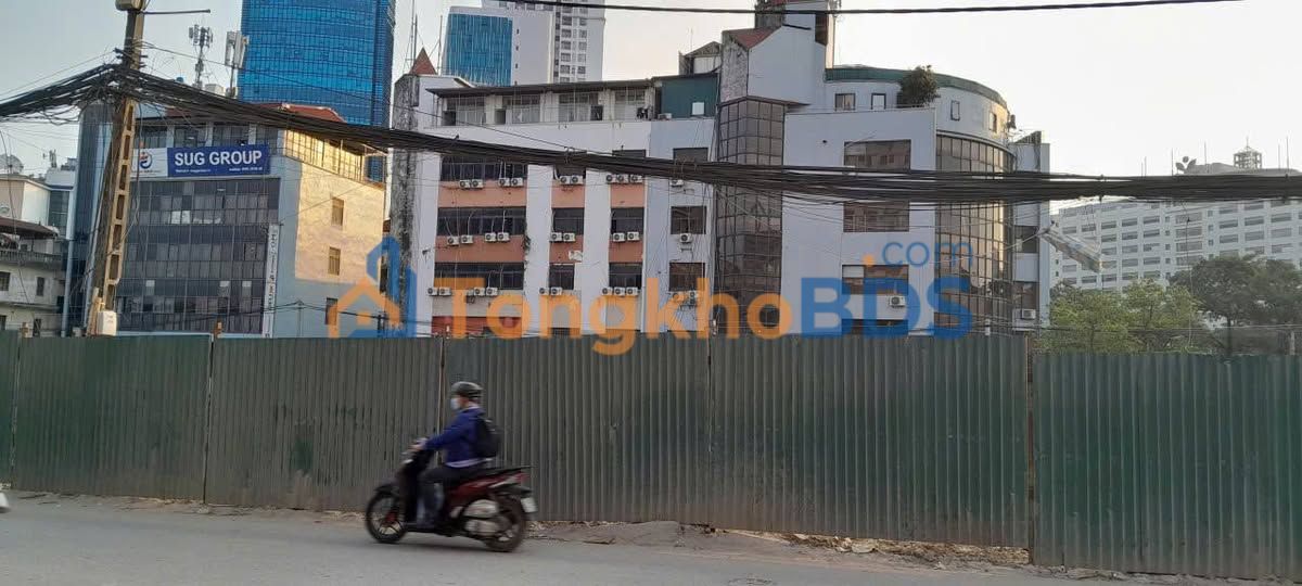 Cho thuê mặt bằng kinh doanh mặt tiền 1250m² Ngã tư La Thành - Nguyễn Chí Thanh, Hà Nội