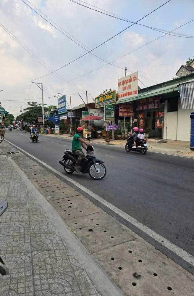 Mặt Tiền Kinh Doanh Tân Hiệp 04 - 242m² - Giá 3 Tỷ - Vị Trí Đắc Địa