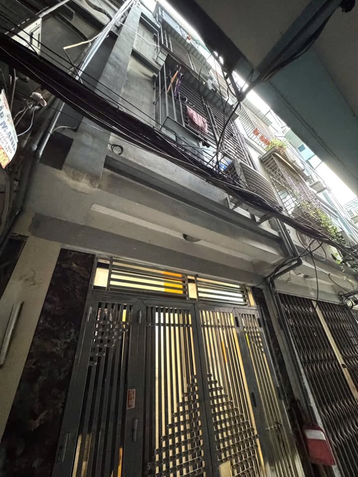 Nhà 4 Tầng Vĩnh Hưng, Hoàng Mai - 3.35 Tỷ, Sổ Đỏ, Gần Chợ, Ô Tô Đỗ Cổng