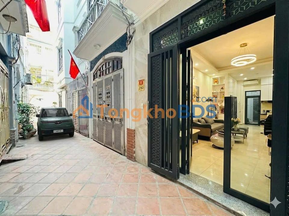 Nhà Lạc Long Quân, Tây Hồ - 34m² x 4 Tầng, Sẵn Nội Thất, Giá Tốt