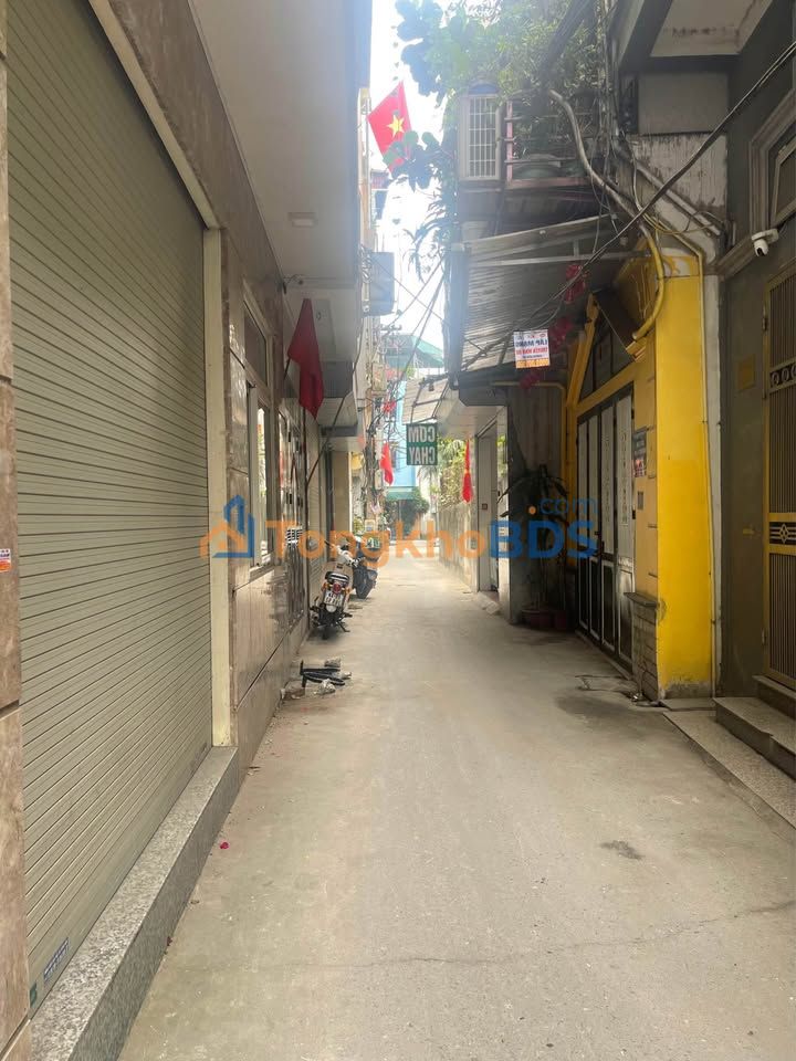 Nhà 40m² 5 tầng gần Times City - Ô tô đỗ cửa, giá chào 7.2 tỷ