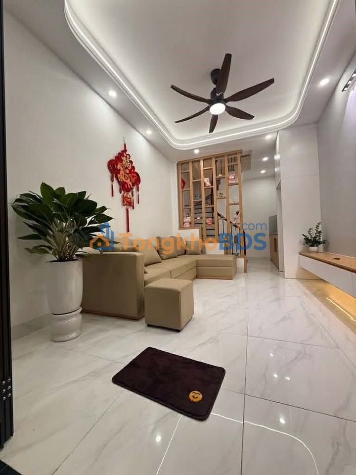 Nhà Phố Trương Định 6 Tầng Thang Máy - 32m² - Gần Ô Tô - Hơn 7 Tỷ