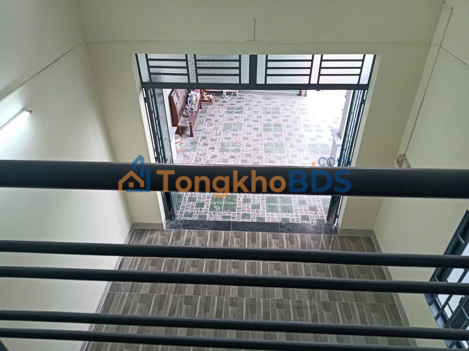 Nhà 100m² Lê Văn Tách, T.D.Một - 2.35 Tỷ, Sẵn Sàng Ở Ngay