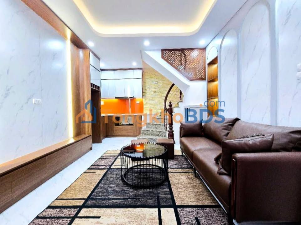 Nhà 5 tầng Hai Bà Trưng 100m² - Sổ hồng nở hậu, giá dưới 5 tỷ