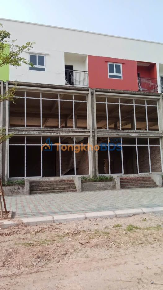 Shophouse Kinh Doanh Mặt Hồ Yên Phong BN 40m² - Giá 1,x Tỷ