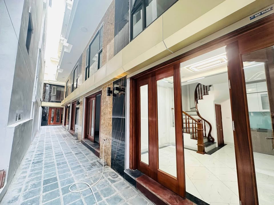 Nhà 6 Tầng Mỹ Đình 30m² - Ngõ To, Gần Phố, Giá 8.45 Tỷ