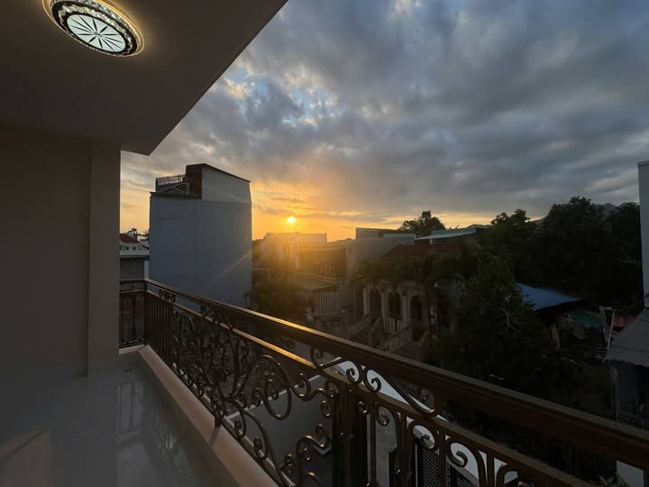 Nhà mới hoàn thiện 135m² Lương Định Của, Cam Lâm - Giá 3.5 Tỷ, Tặng Nội Thất