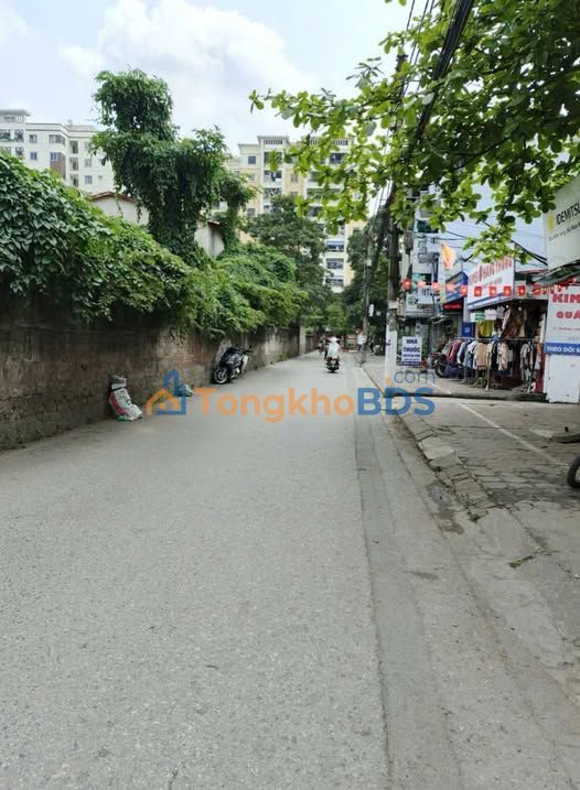 Nhà 40m2 Long Biên - 9 Tỷ - 2 Mặt Tiền, Ô Tô Đỗ Cửa, Full Nội Thất