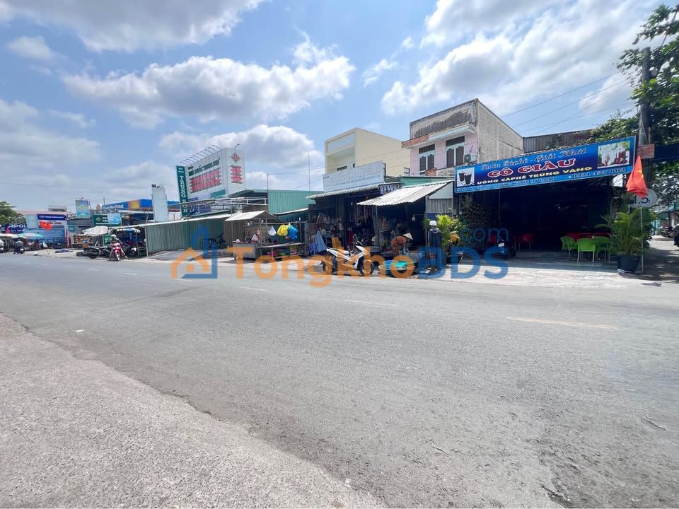 Nhà 1 Lầu Lửng 100m² Cách Chợ Nguyễn Chí Thanh 100m - Cần Thơ