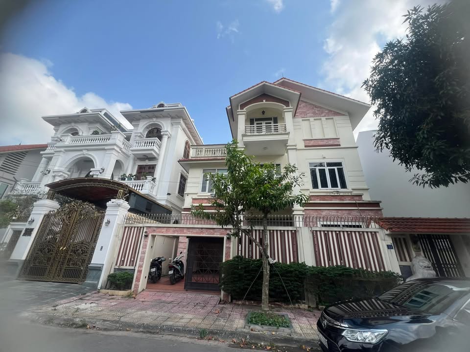 Biệt thự 240m² Khu Đô Thị Trần Lãm - 5PN, Thang Máy Xịn - Giá 18 Tỷ