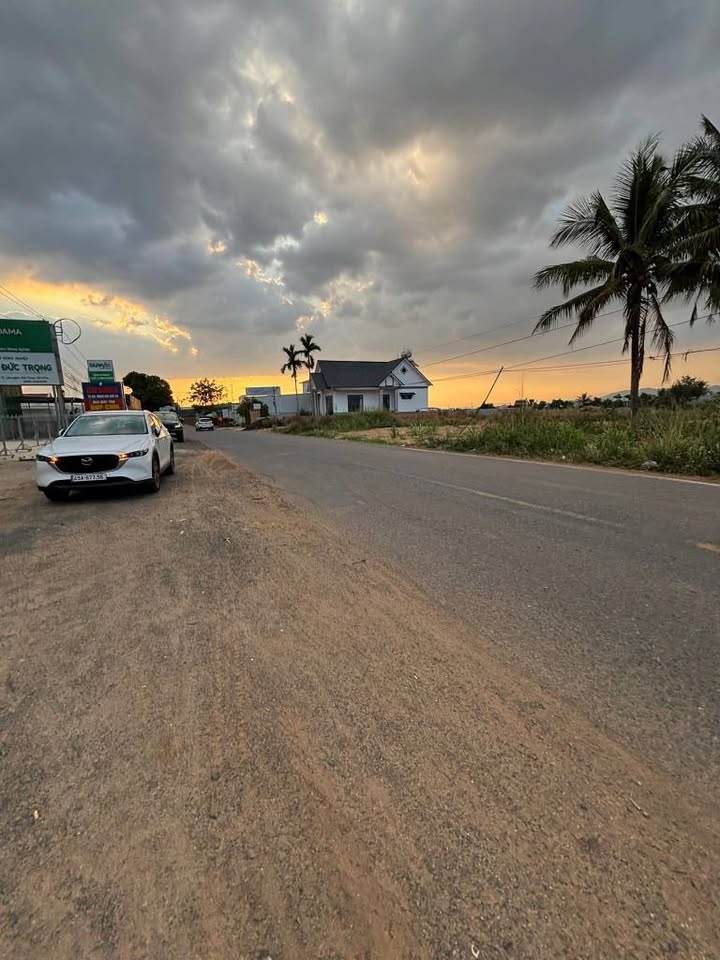 Đất Nền Mặt Tiền Lê Hồng Phong, Đức Trọng - View Hồ Ông Kén, Giá Tốt